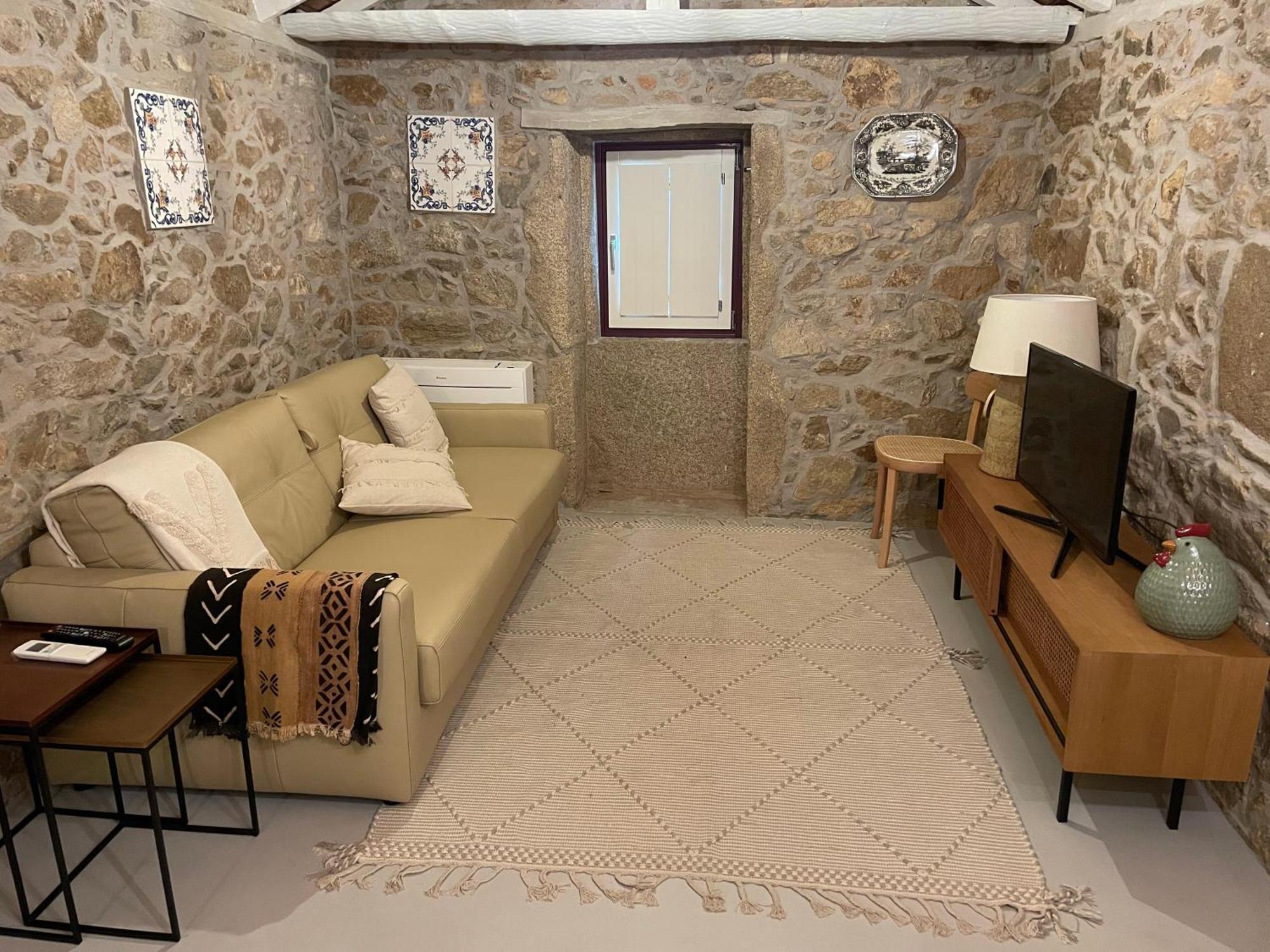 Villa Casa Velha-Santiagofamilyhouse à Sever do Vouga Extérieur photo